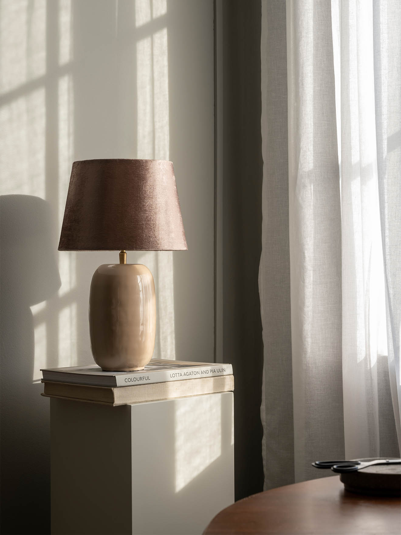 Emily table Beige