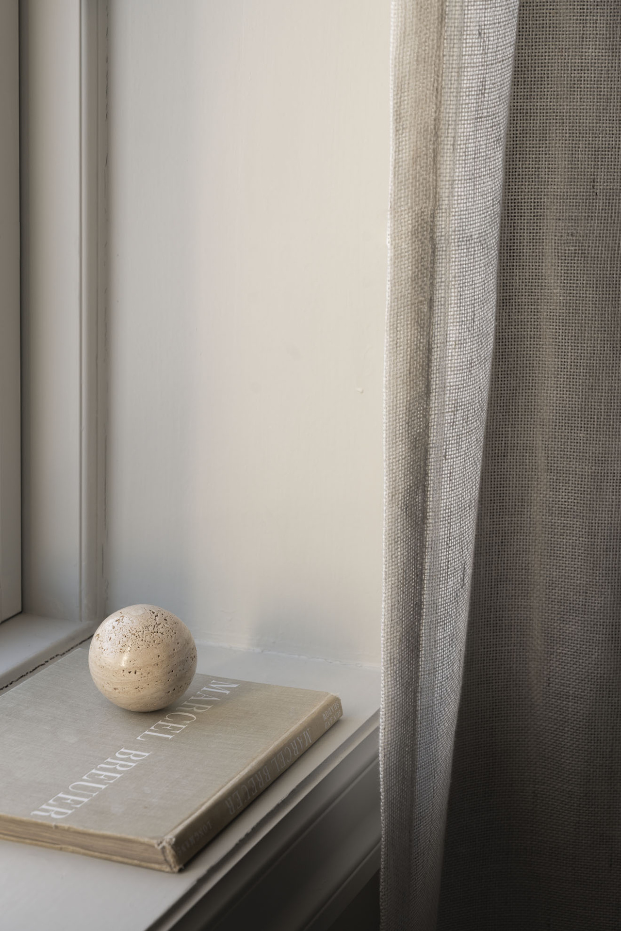 Travertine Deco Ball L beige