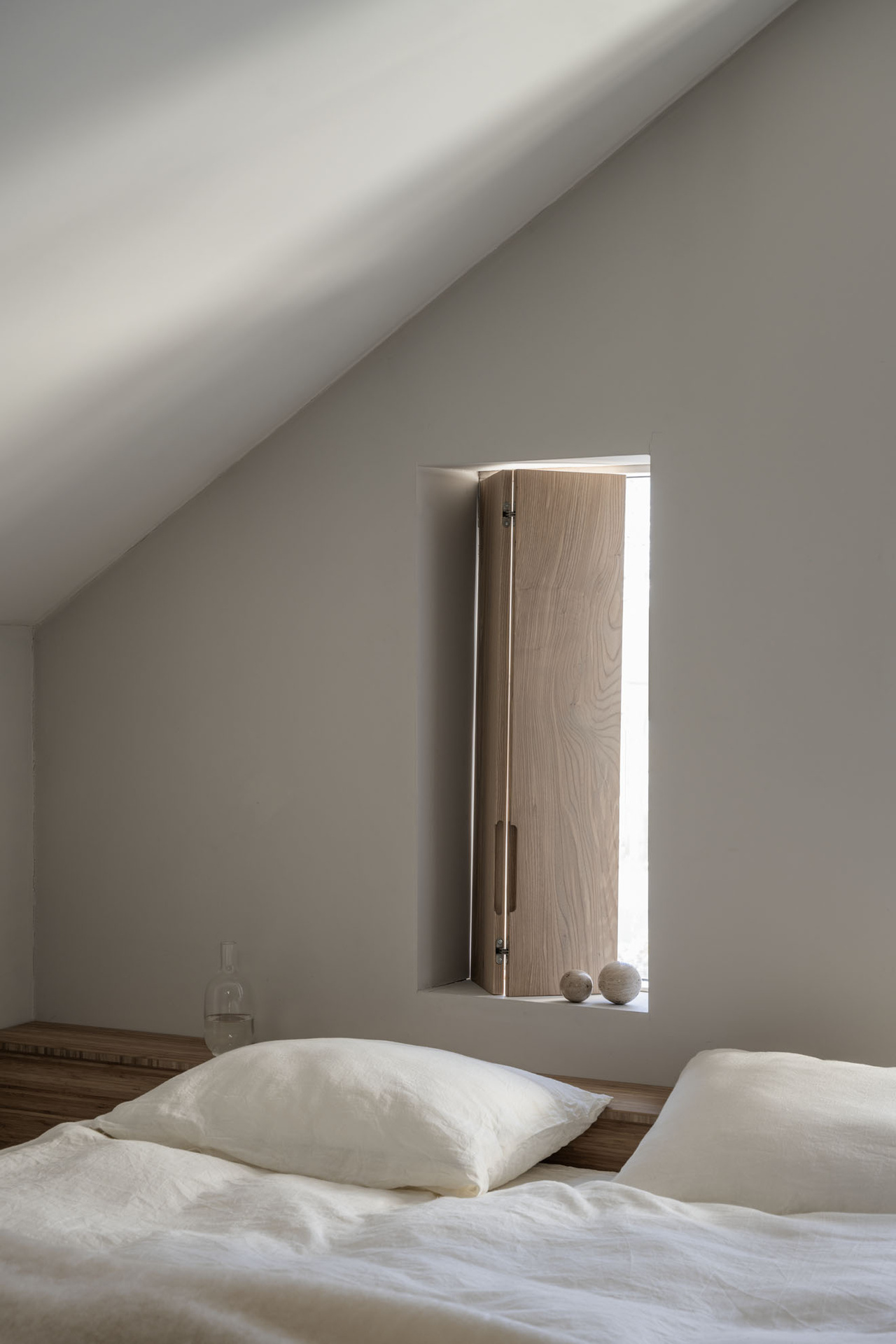 Travertine Deco Ball L beige