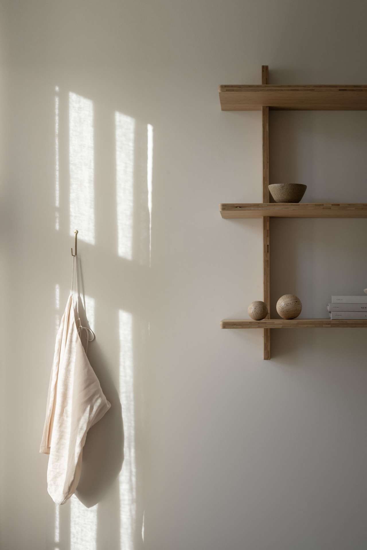 Travertine Deco Ball S beige