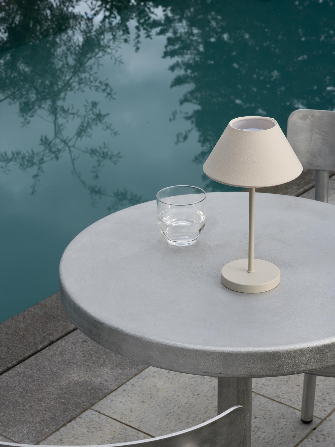 Teya table portable offwhite