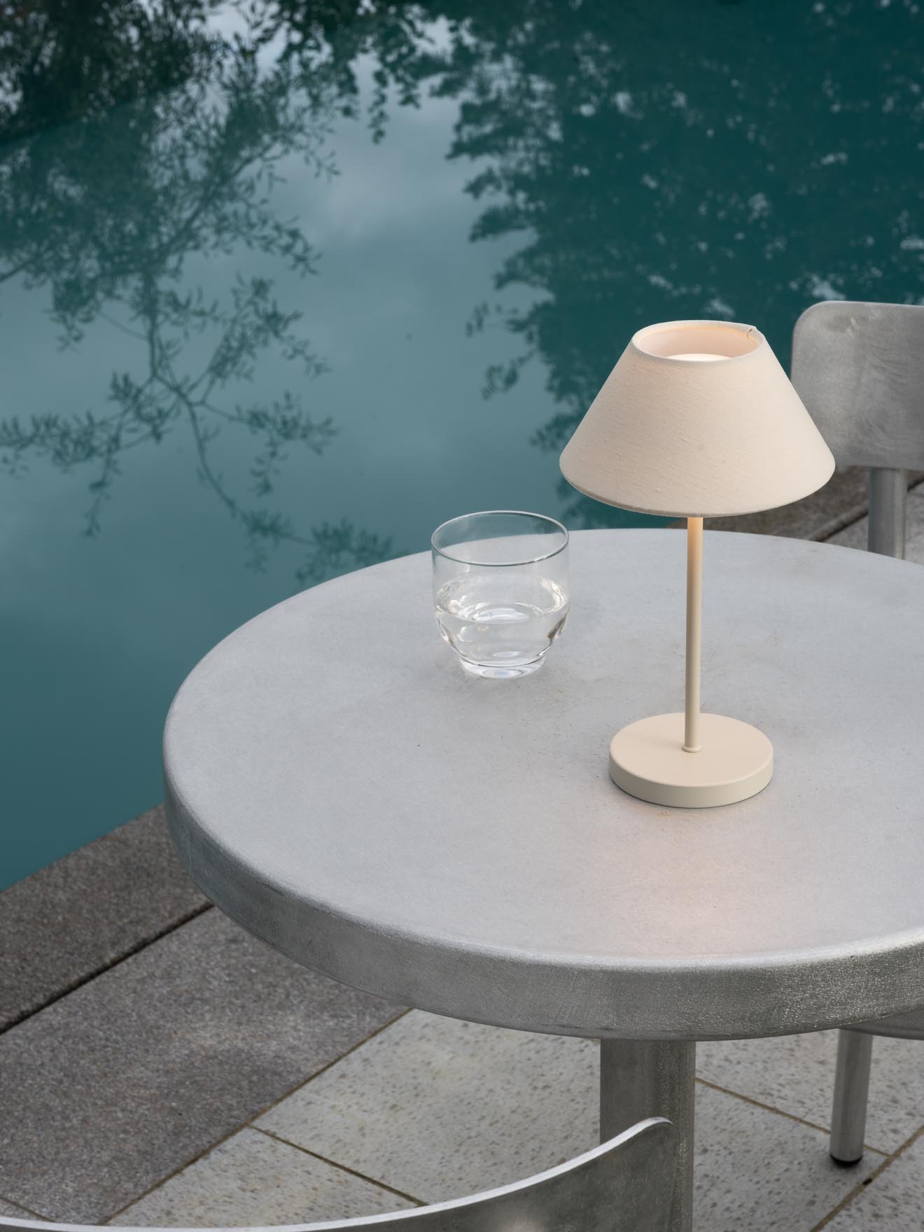 Teya table portable offwhite