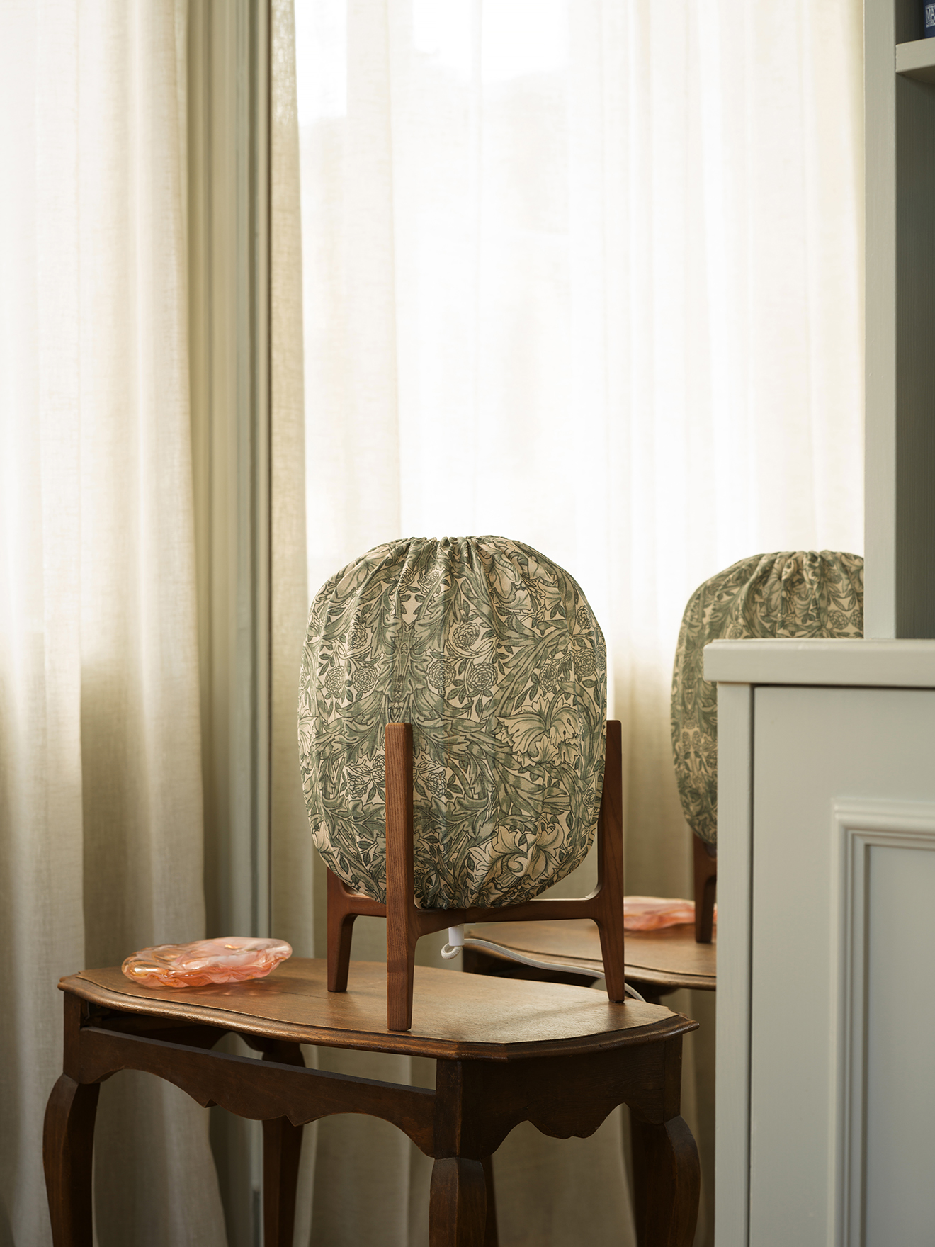 Prisma table Dark ash / African marigold green
